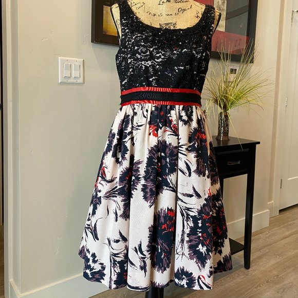 Peter Som Dresses & Skirts - PETER SOM NWOT “MADE IN KIND” FLORAL AND BEADED DRESS WITH POCKETS SIZE 6